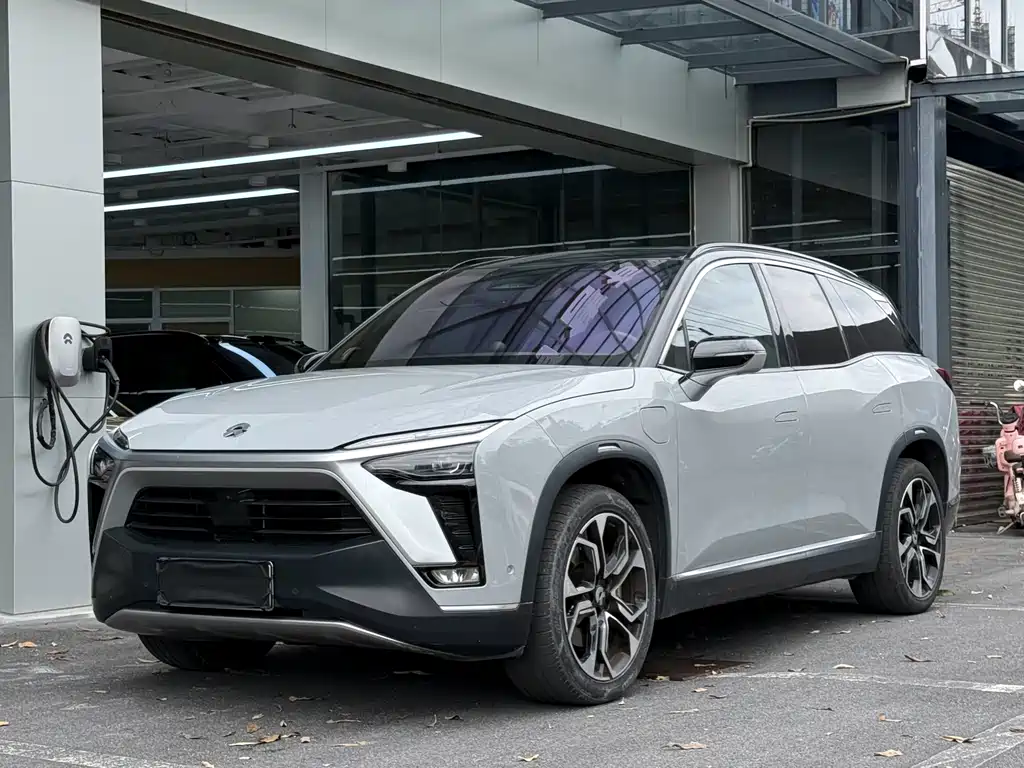 NIO ES8 2021