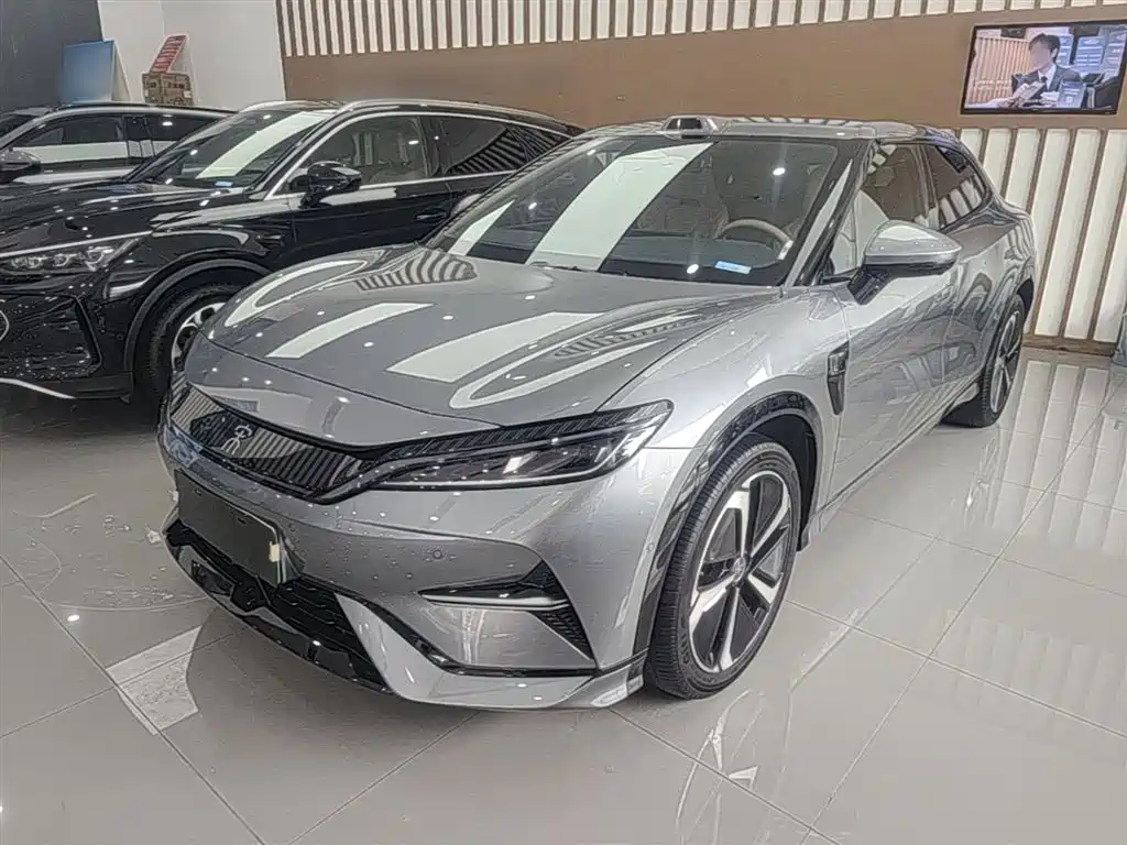 BYD L EV 2025