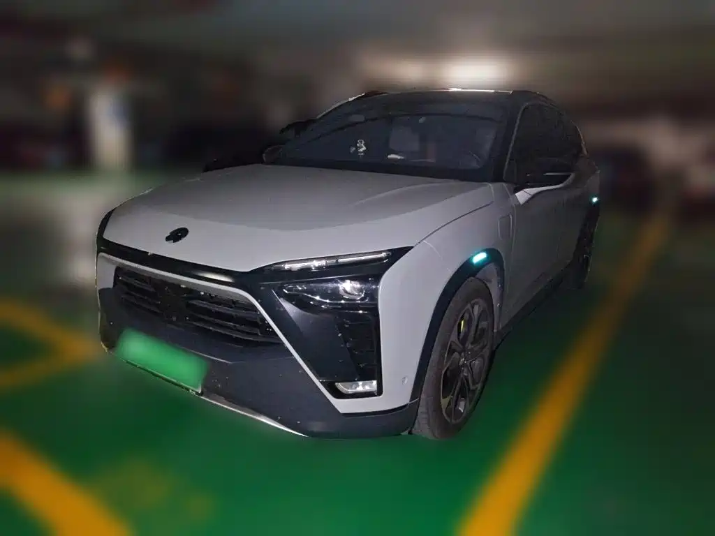 NIO ES8 2021