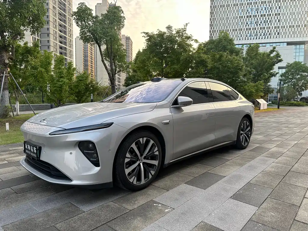 NIO ET7 2025