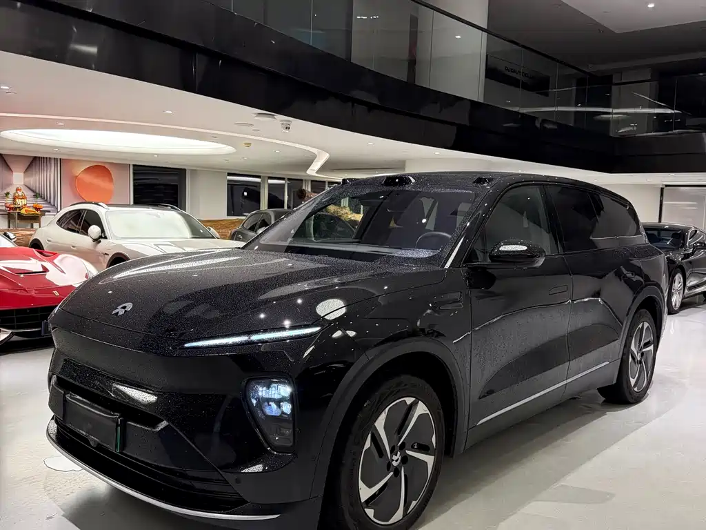 NIO ES8 2025