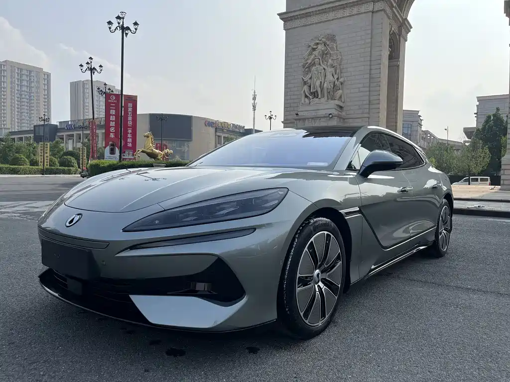 Denza Denza Z9GT 2024