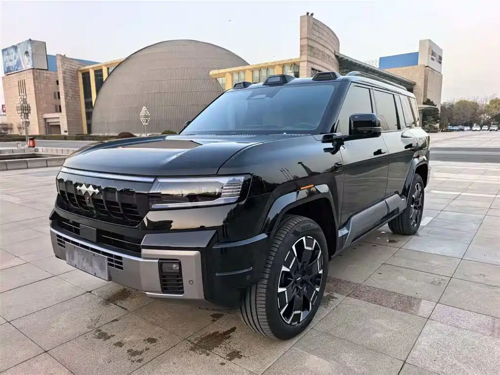Fang Cheng Bao Leopard 8 2025