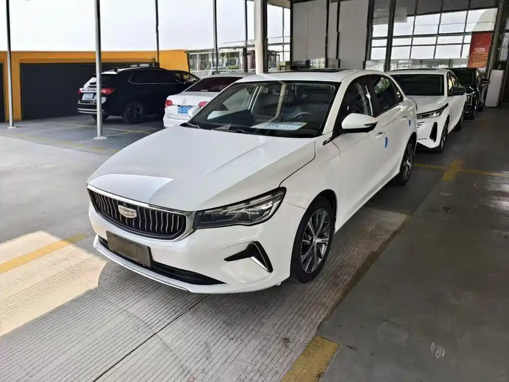 Geely Emgrand 2021