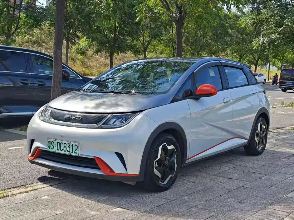 BYD Dolphin 2022