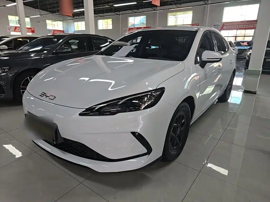 BYD Seal 05 DM-i 2025