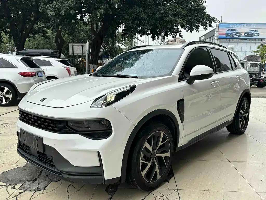 Lynk & Co 01 EM-P 2022