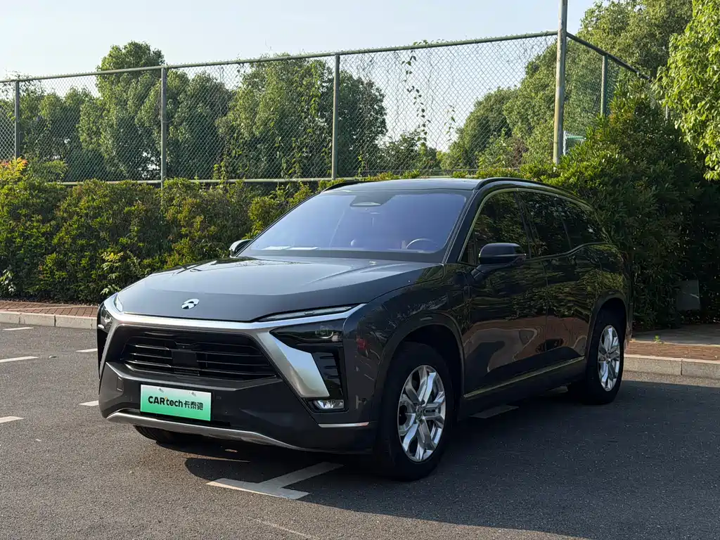 NIO ES8 2021