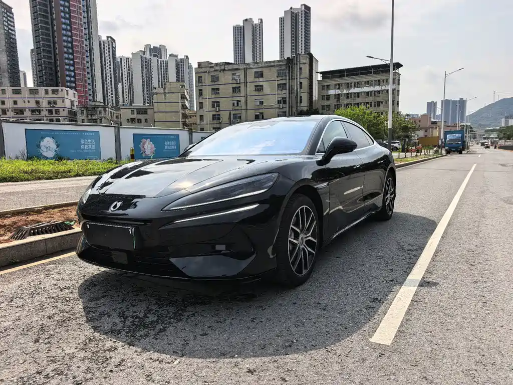 Denza Denza Z9 2025