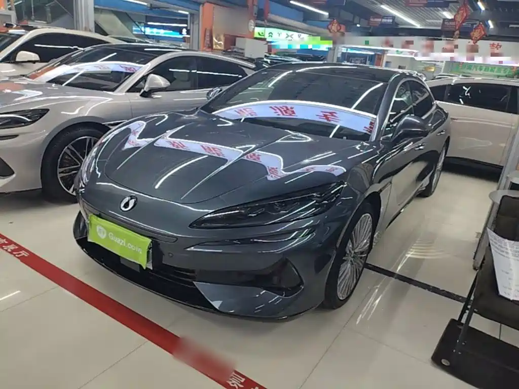 Denza Denza Z9 2025