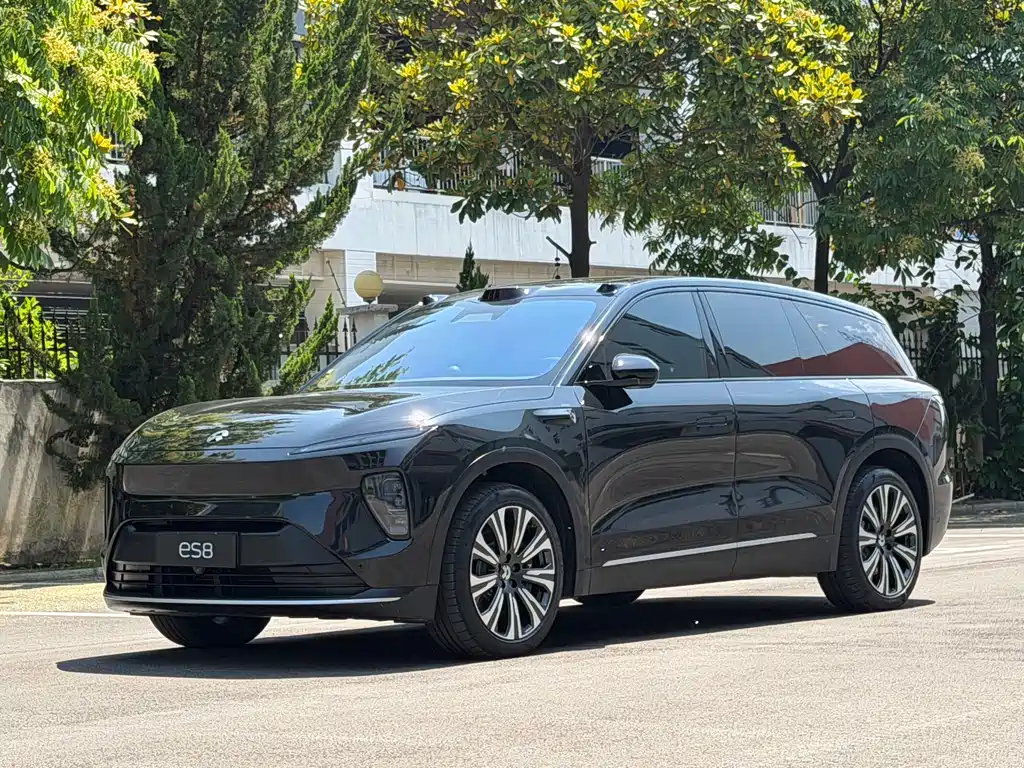 NIO ES8 2023