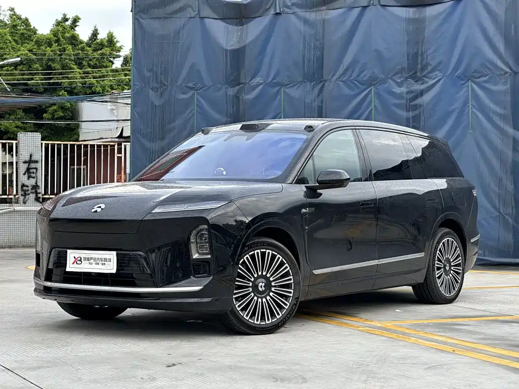NIO ES8 2025