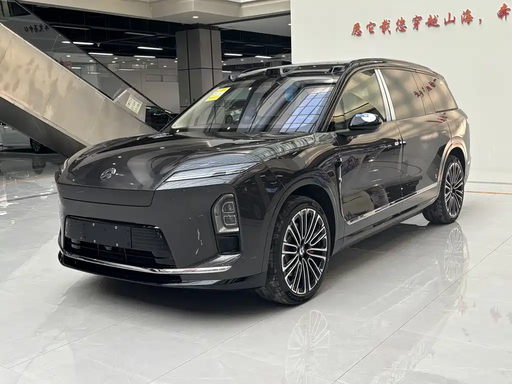 NIO ES8 2025