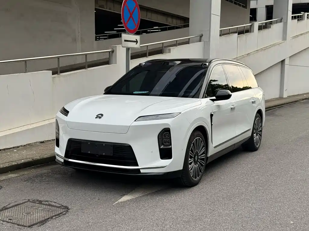NIO ES8 2025