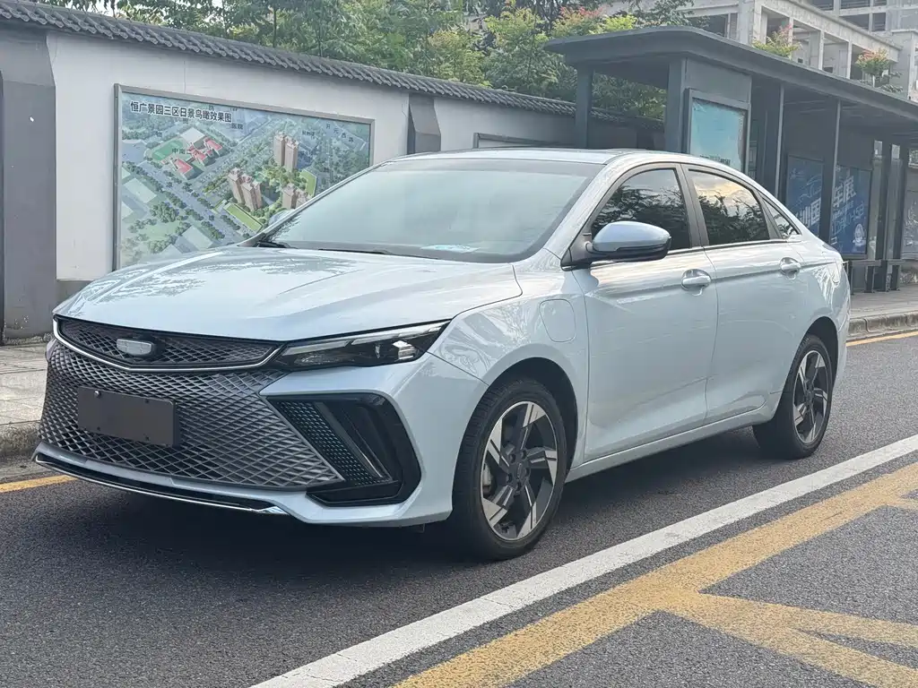 Geely L HiP 2023