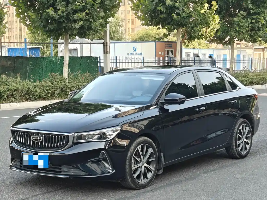 Geely Emgrand 2022