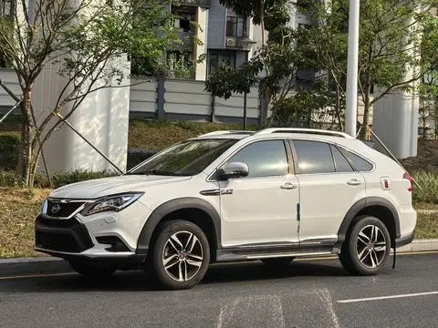 Tang DM 2015 DM 2.0T four-wheel drive flagship model