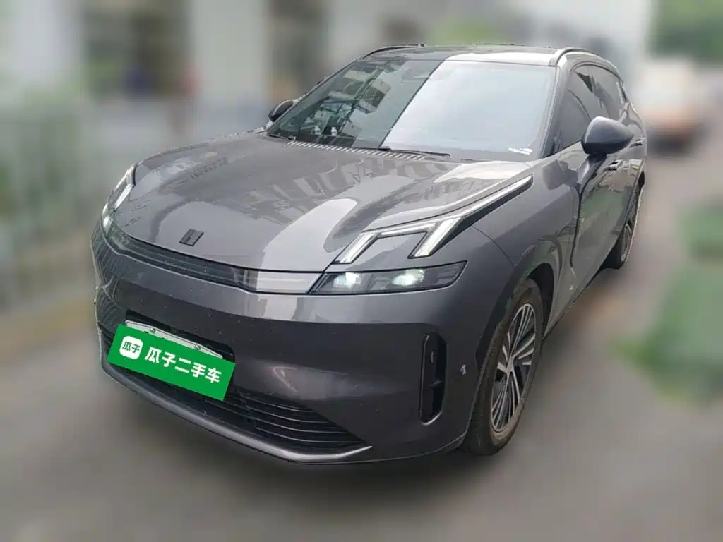 Lynk & Co 08 EM-P 2025