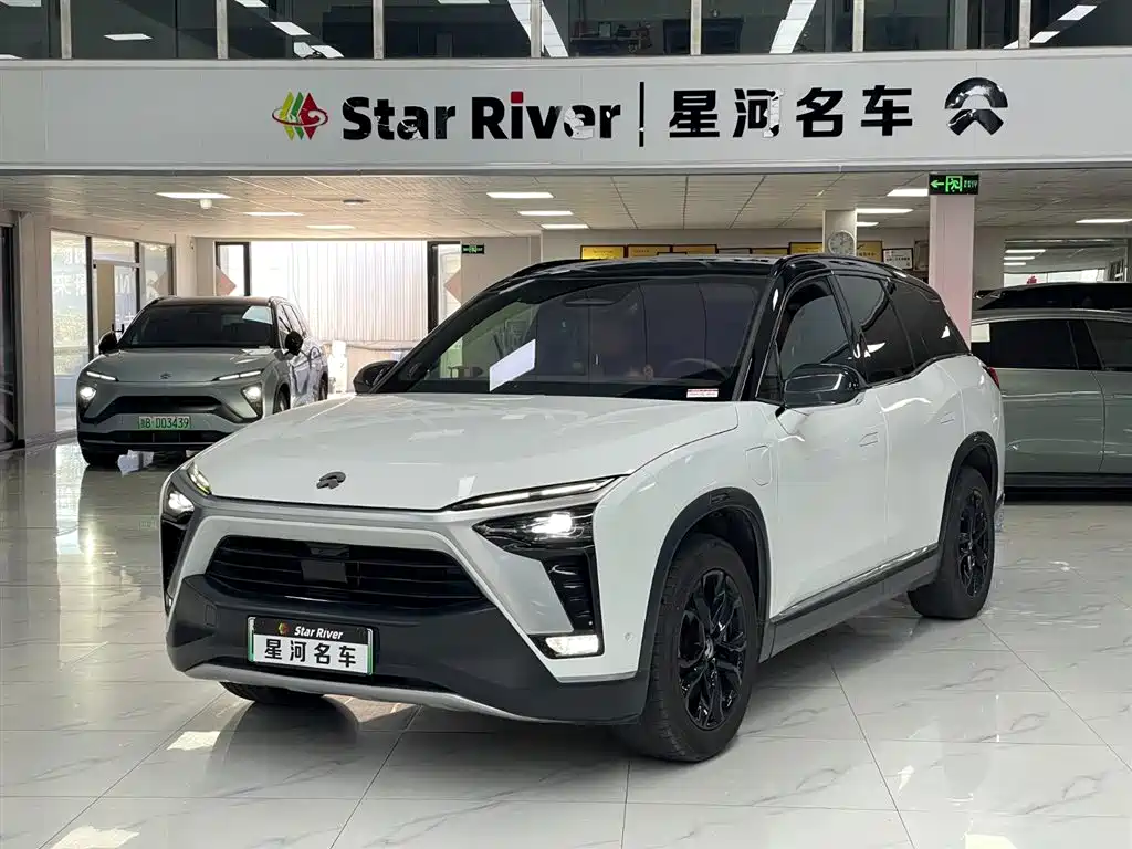 NIO ES8 2021