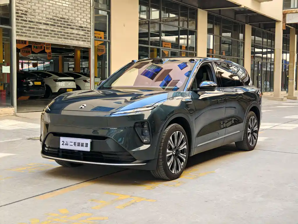 NIO ES8 2025