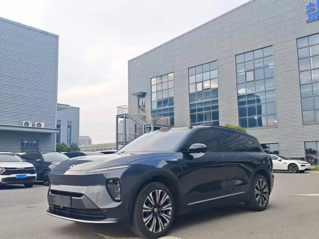 NIO ES8 2023