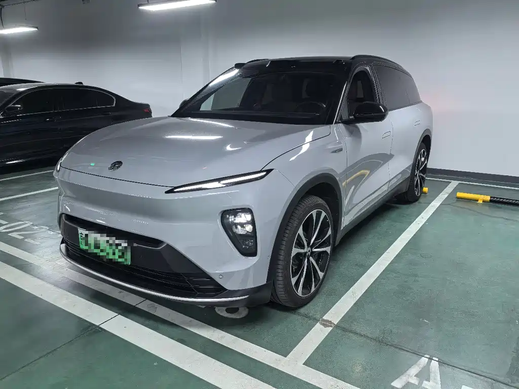 NIO ES8 2023