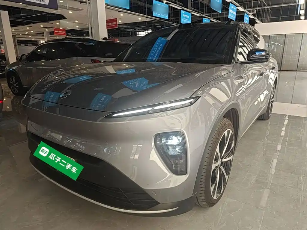 NIO ES8 2025