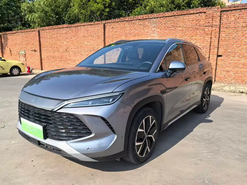 BYD L DM-i 2025