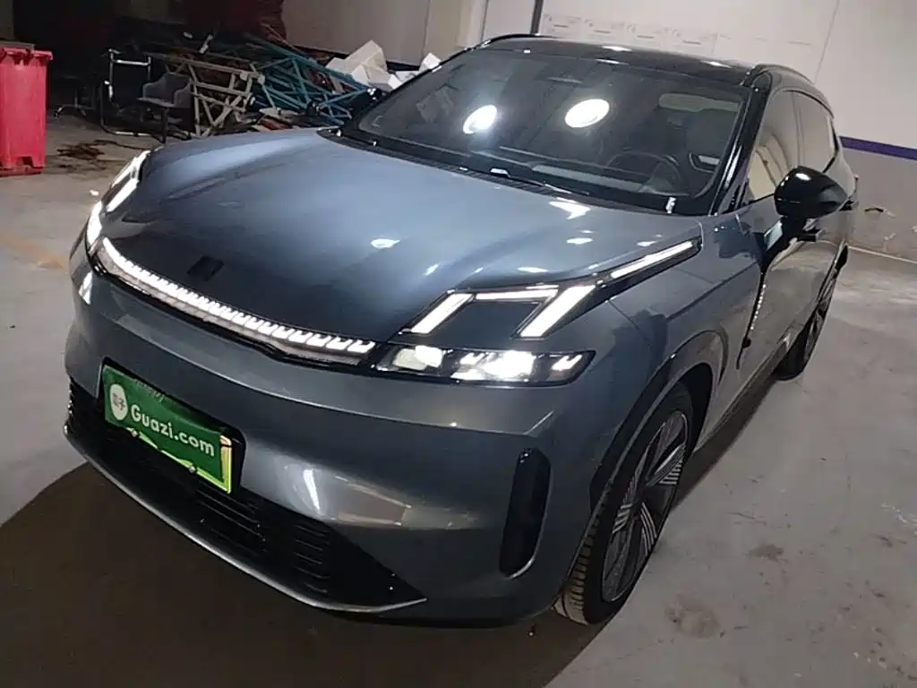 Lynk & Co 08 EM-P 2024