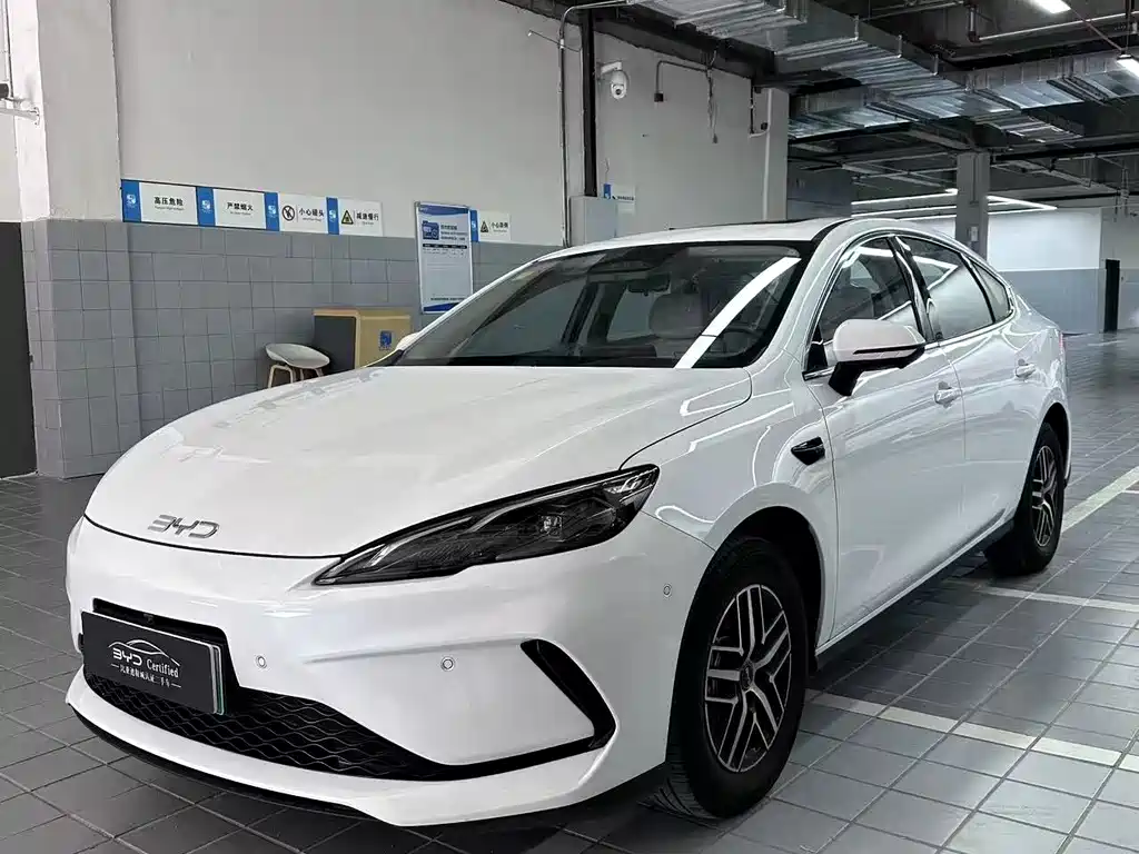 BYD Seal 05 DM-i 2025
