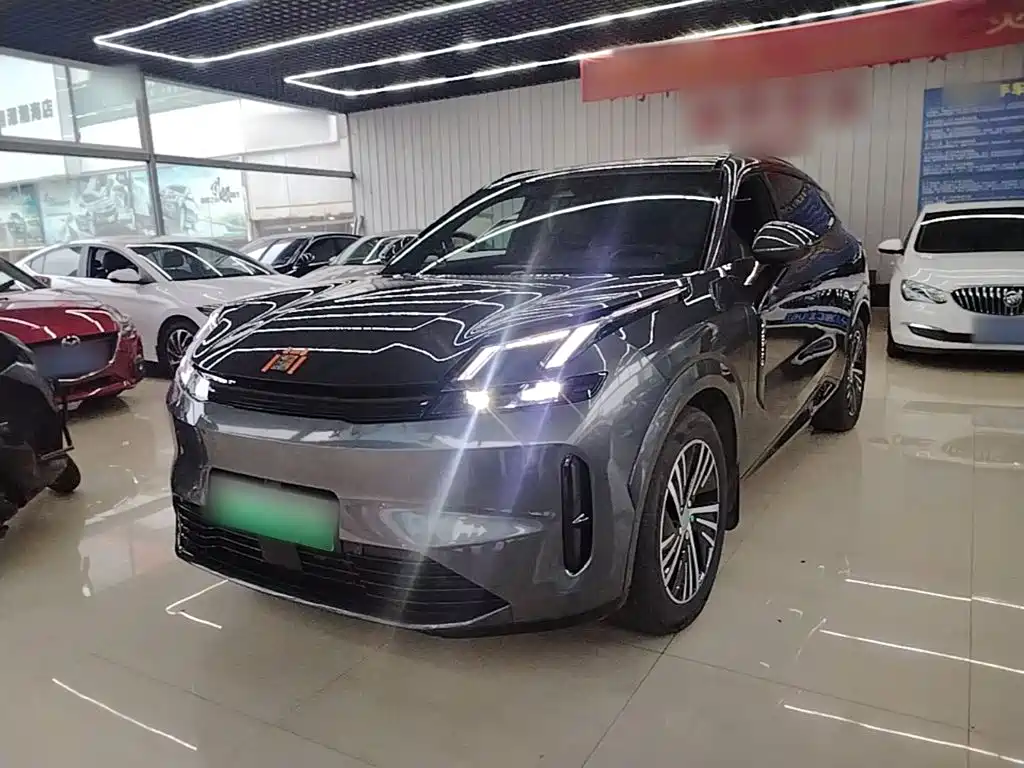 Lynk & Co 08 EM-P 2024