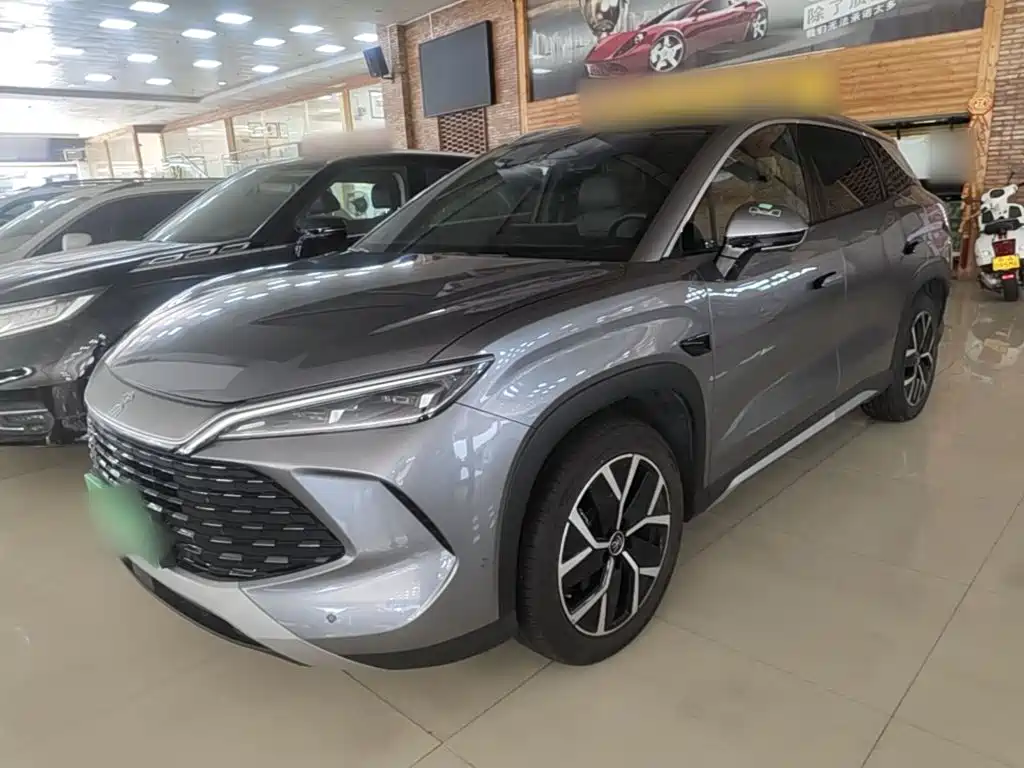 BYD L DM-i 2025