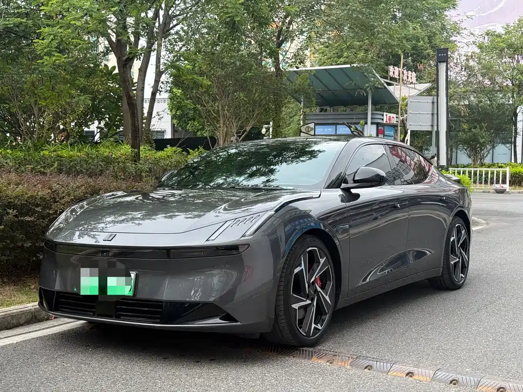 Lynk & Co Z10 2025