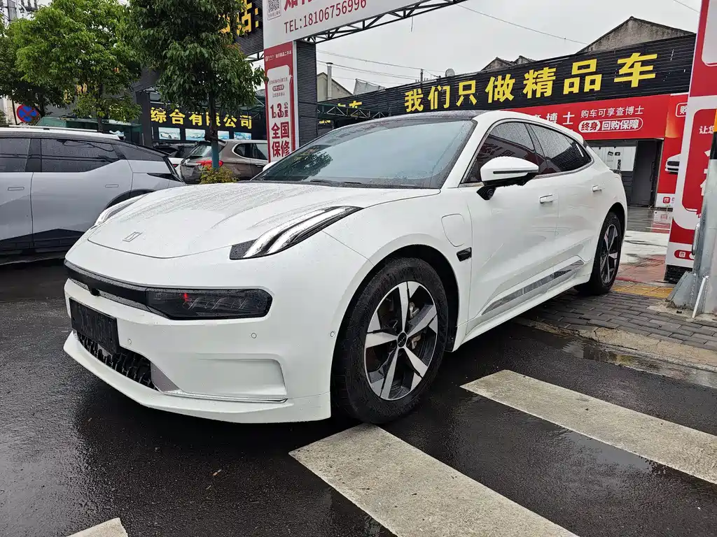 Zeekr 001 2024