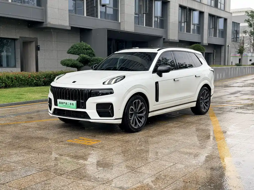 Lynk & Co 09 EM-P 2024