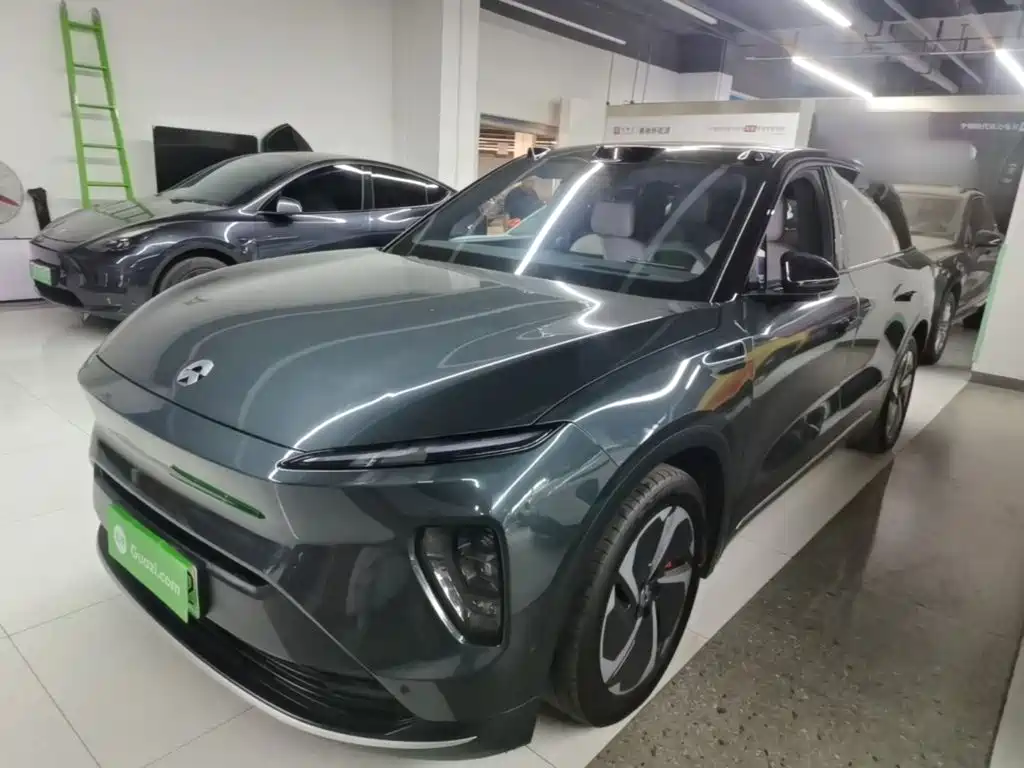 NIO ES8 2023