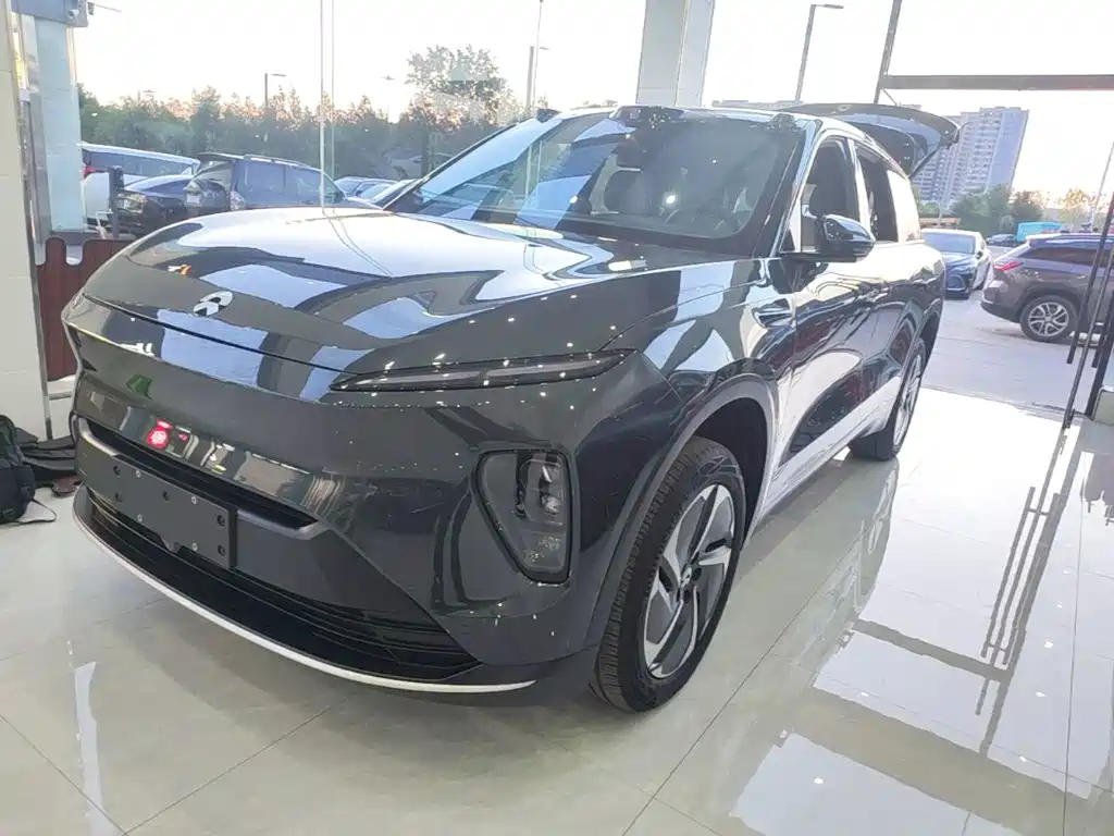 NIO ES8 2023