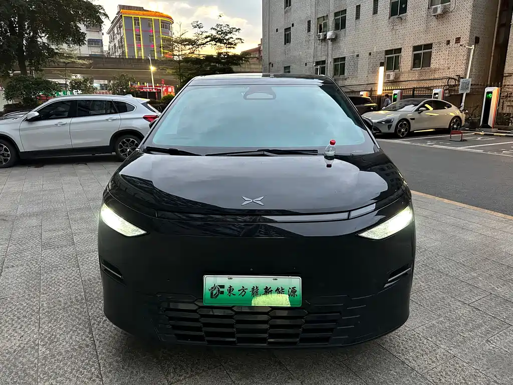 XPENG X9 2025