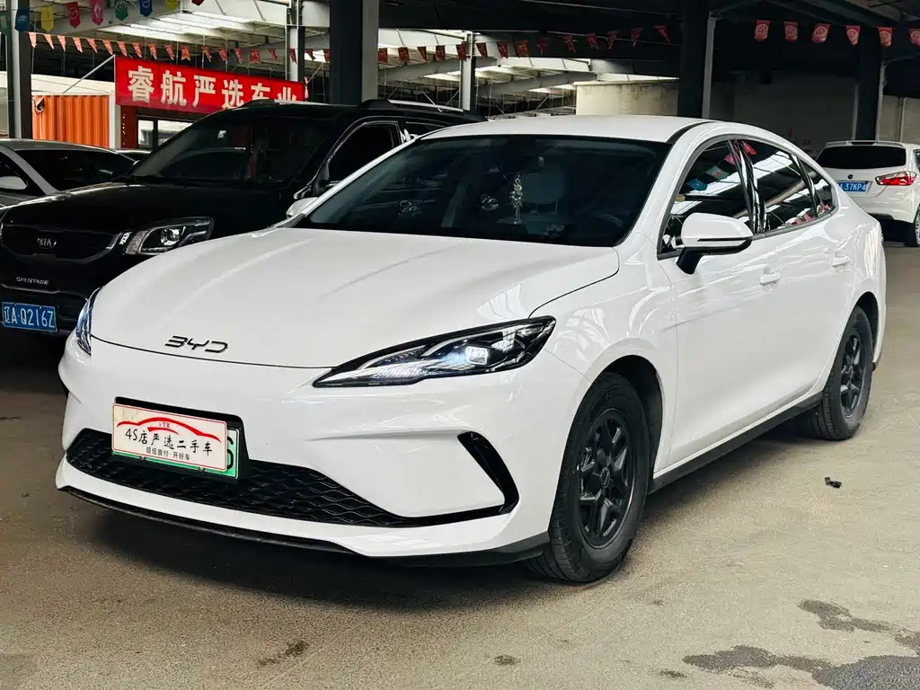 BYD Seal 05 DM-i 2025