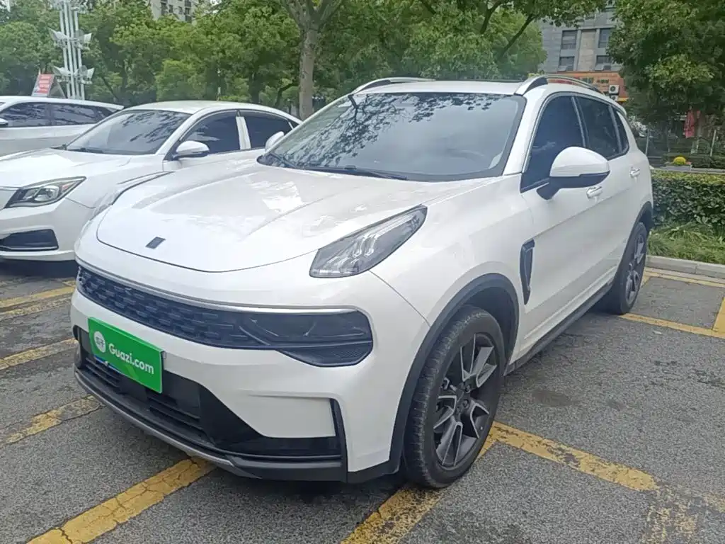 Lynk & Co 01 2022