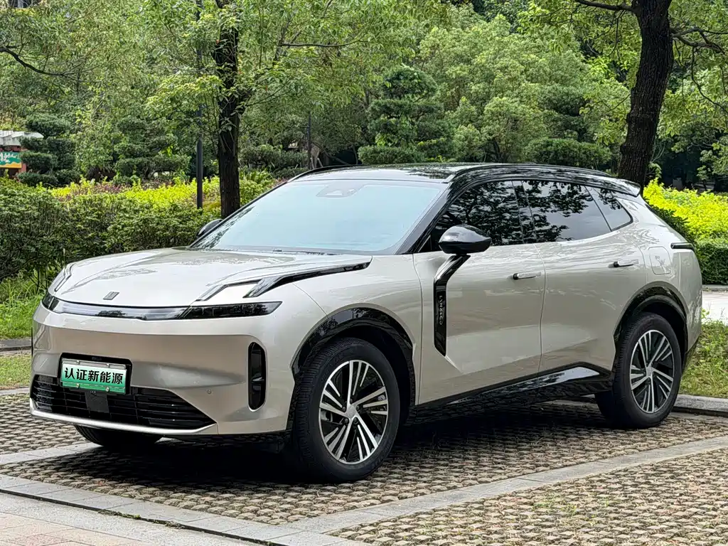Lynk & Co 08 EM-P 2024