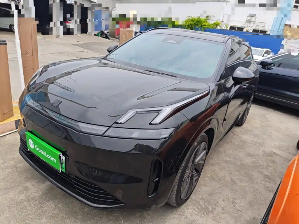 Lynk & Co 08 EM-P 2024