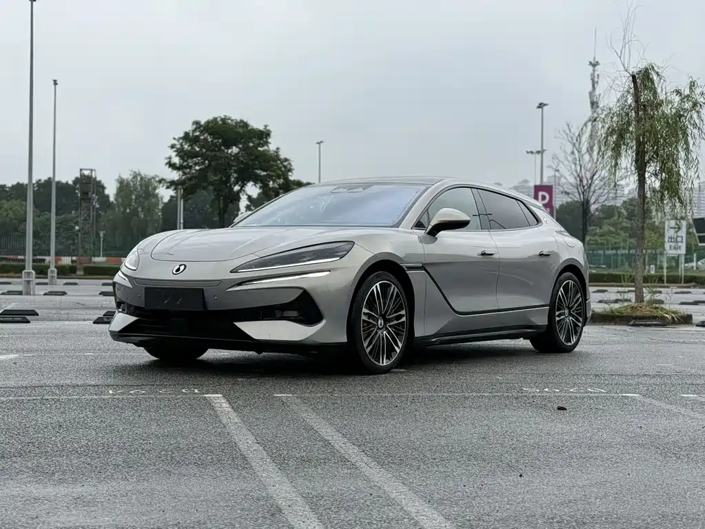 Denza Denza Z9GT 2024