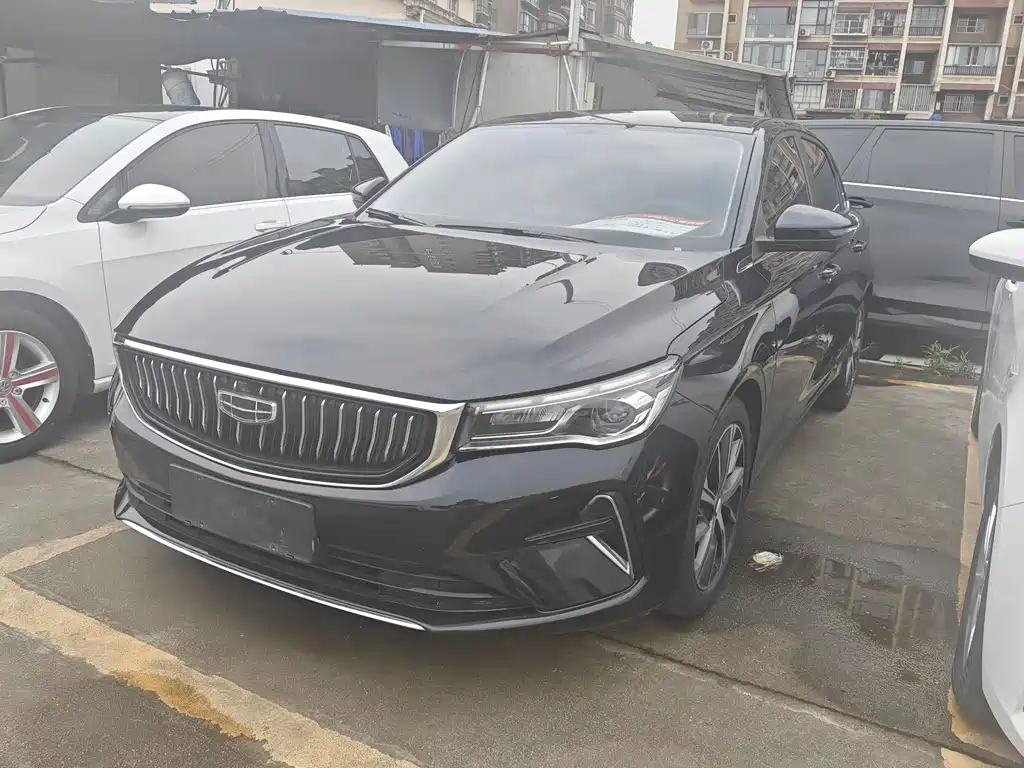 Geely Emgrand 2022