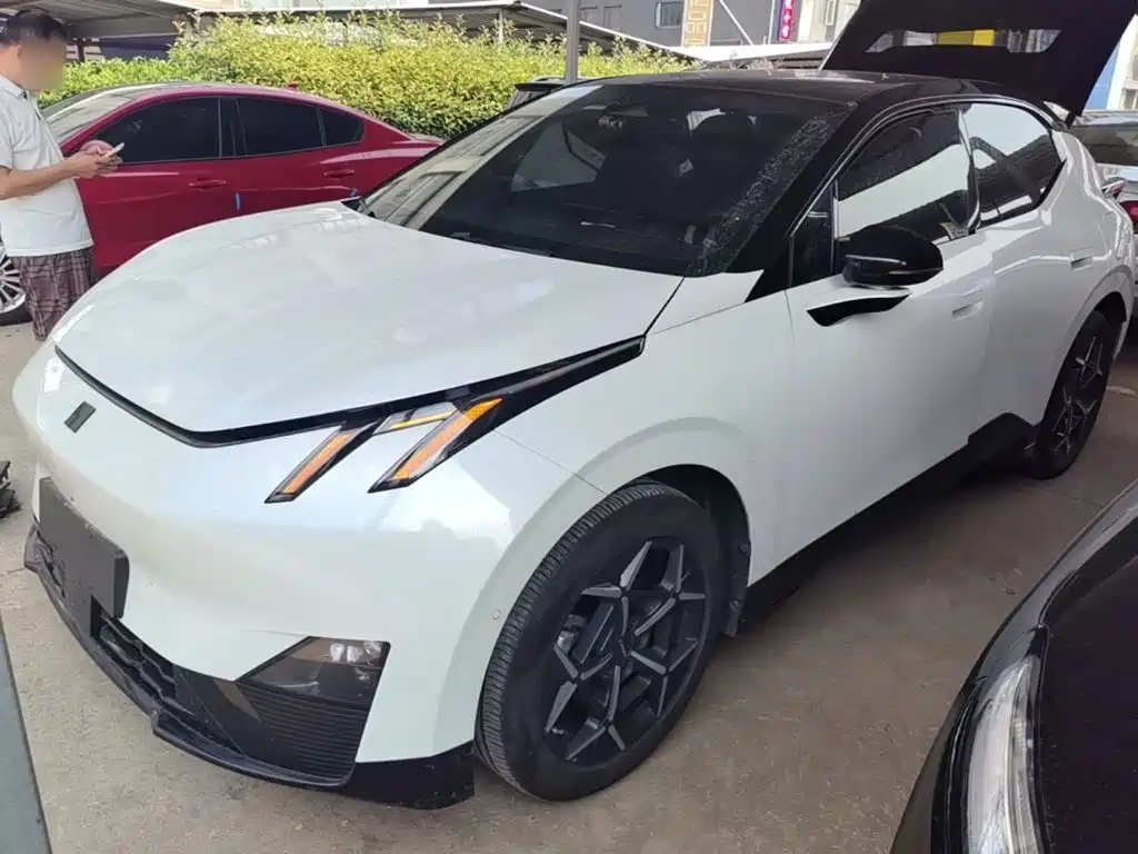 Lynk & Co Z20 2025