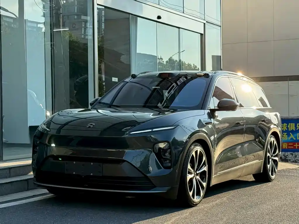 NIO ES8 2024