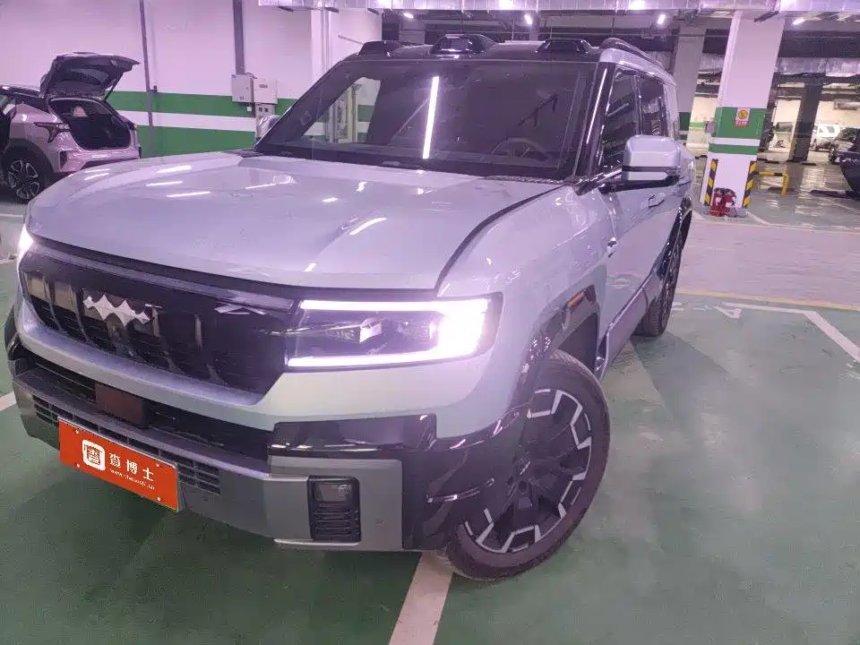 Fang Cheng Bao Leopard 8 2025