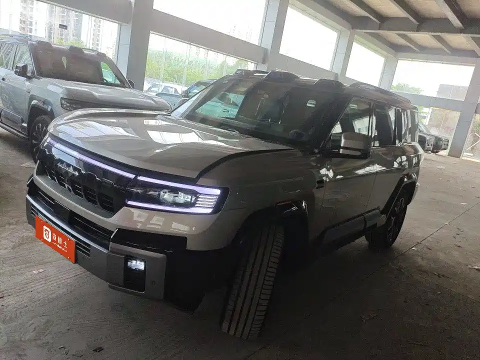 Fang Cheng Bao Leopard 8 2025