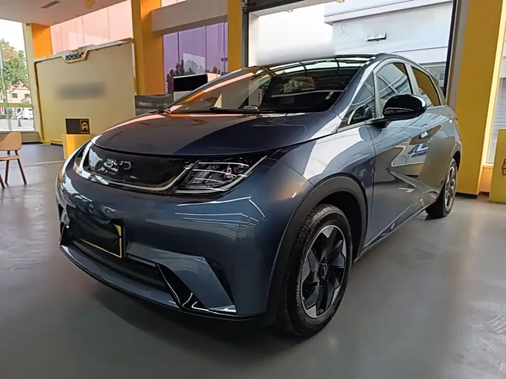 BYD Dolphin 2025