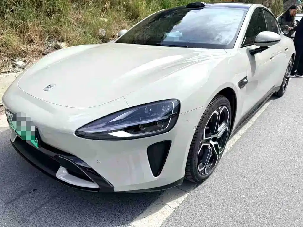 Xiaomi SU7 2024